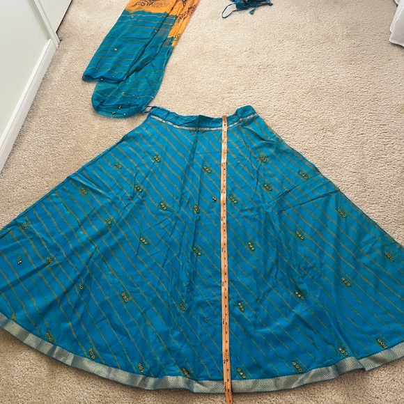 Ethnic Indian wear Navratri Laheriya and Bandhni print Chaniya Choli. - Picture 9 of 13